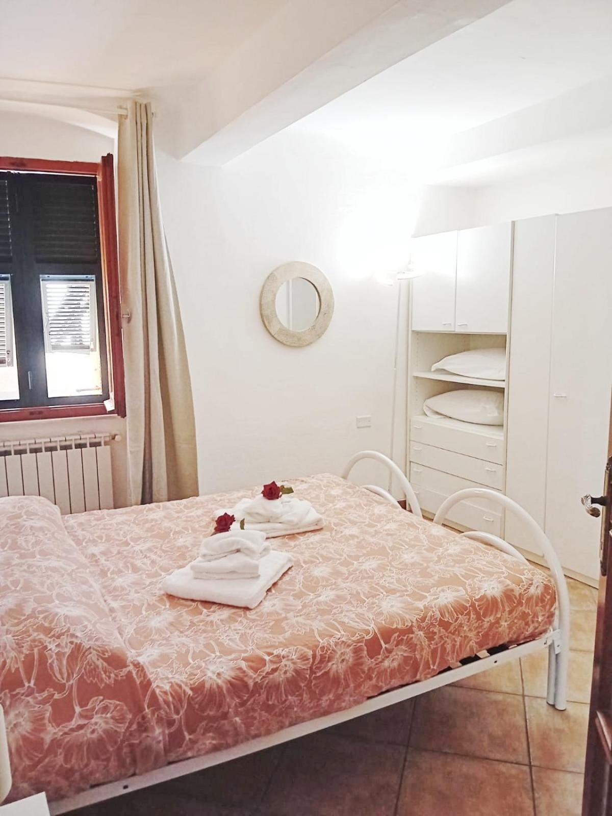 Ubetty Village Center Two-Bedrooms Apartment 5Terreparco Riomaggiore Bagian luar foto