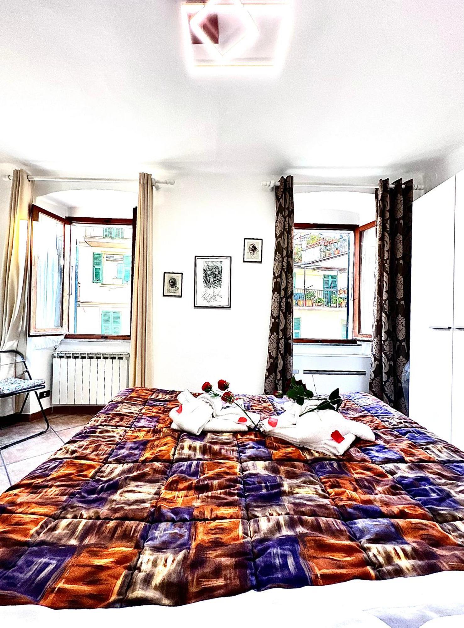Ubetty Village Center Two-Bedrooms Apartment 5Terreparco Riomaggiore Bagian luar foto