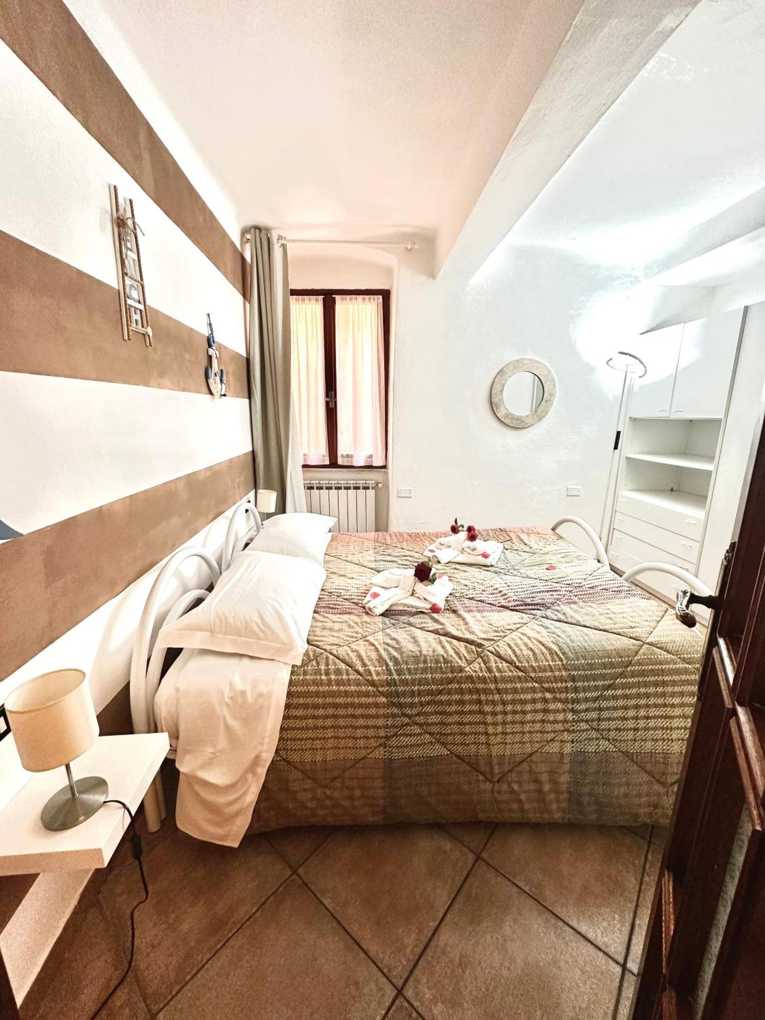 Ubetty Village Center Two-Bedrooms Apartment 5Terreparco Riomaggiore Bagian luar foto